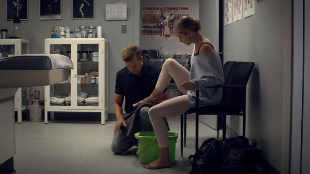 Imagen Delicadas y crueles 1x2