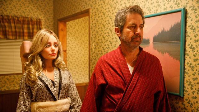 Imagen Made for Love 1x2