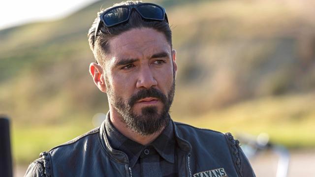 Imagen Mayans M.C. 1x2