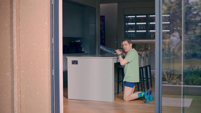 Imagen El hombre contra la abeja 1x3