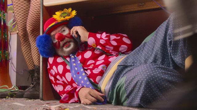 Imagen ¡A su servicio! 1x6