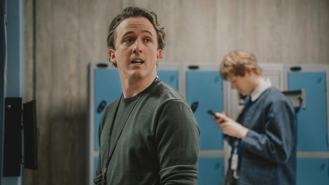 Imagen Waiting for the Out 1x5