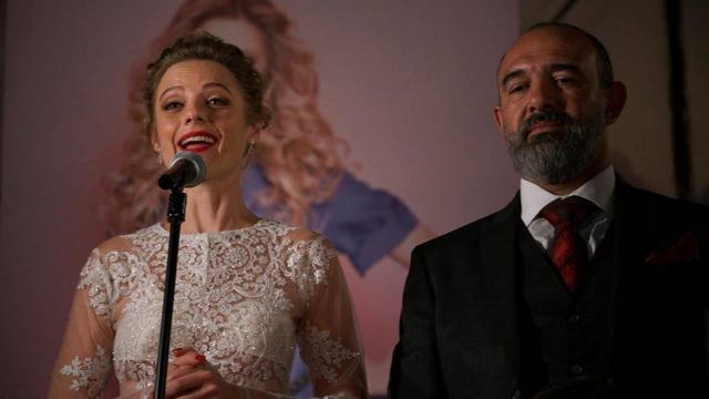 Imagen La muchacha que limpia 1x1